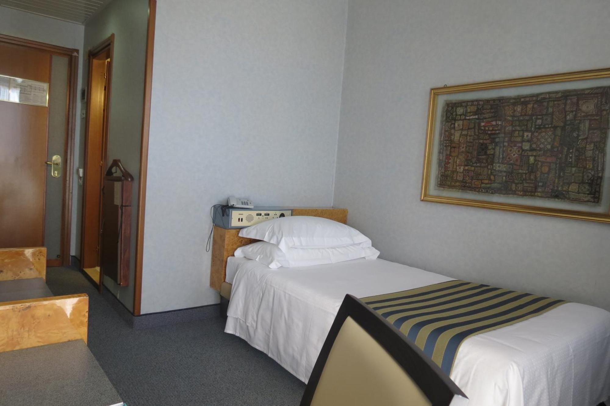 Enea Hotel Pomezia Phòng bức ảnh
